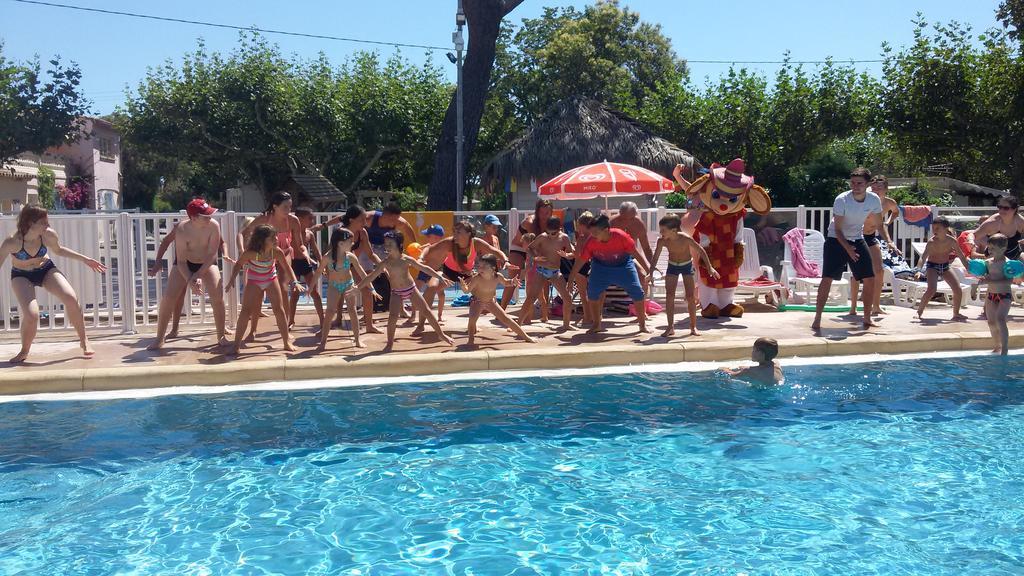 La Pinede Camping Гримо Экстерьер фото